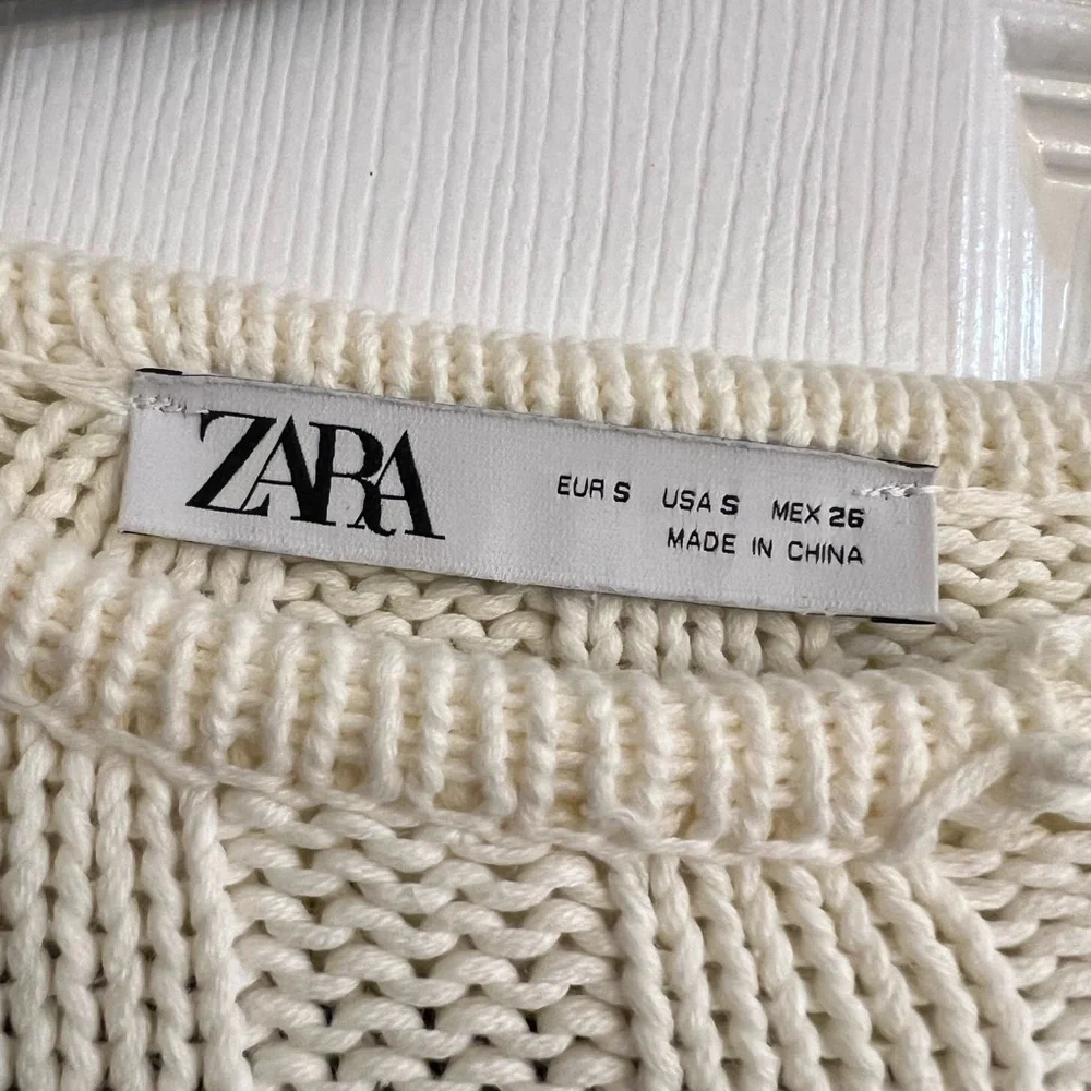 Zara chunky knit short sleeved cream sweater with side toggles small - Picture 2 of 4